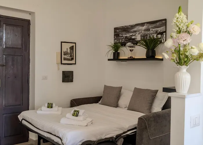 Ottaviano Retreat - Premium Vatican